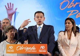 El primer ministro portugués, Luis Montenegro, interviene tras ganar las elecciones.