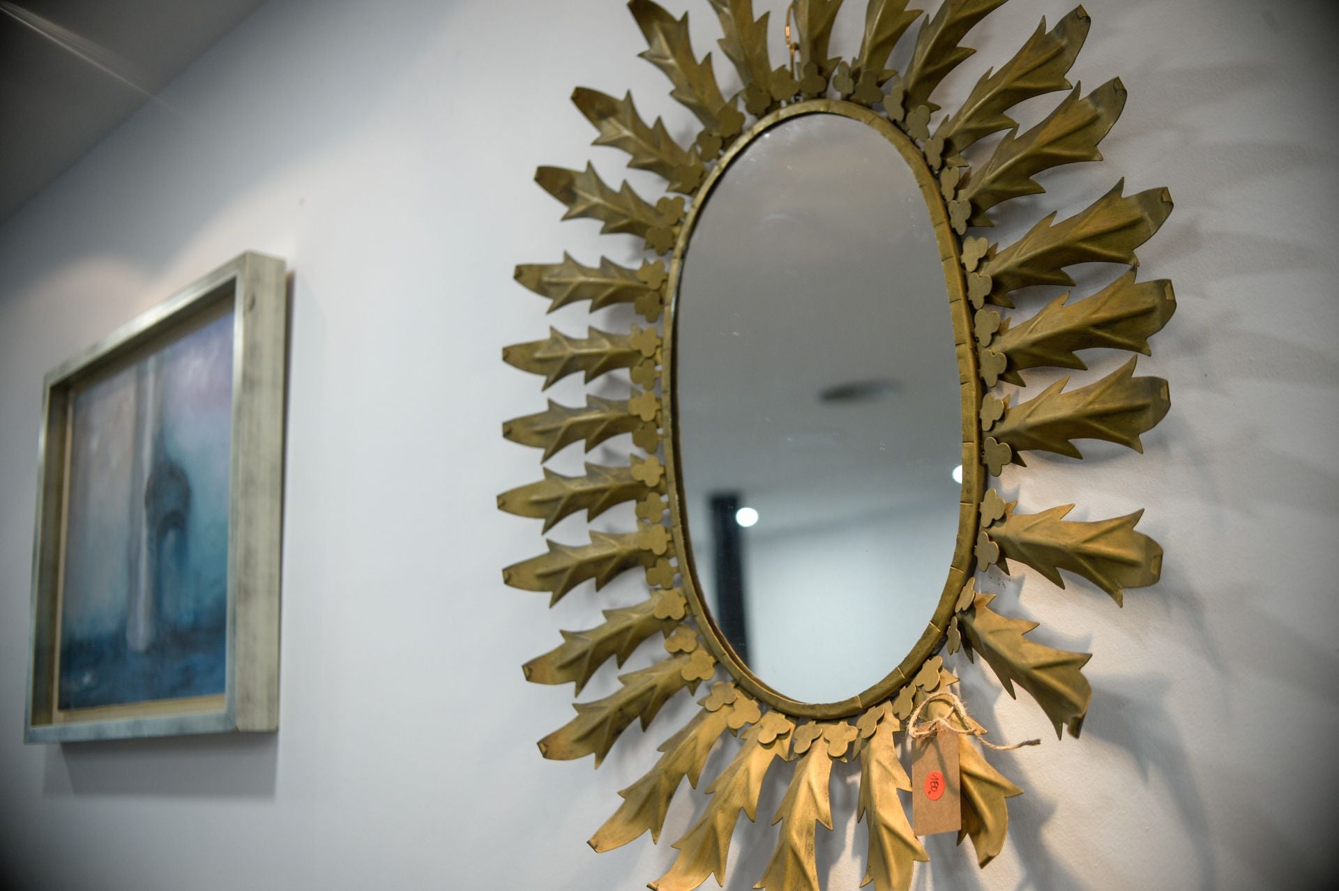 La nueva vida de Alejandro: abre una tienda de muebles y objetos &#039;vintage&#039; en el centro de Bilbao