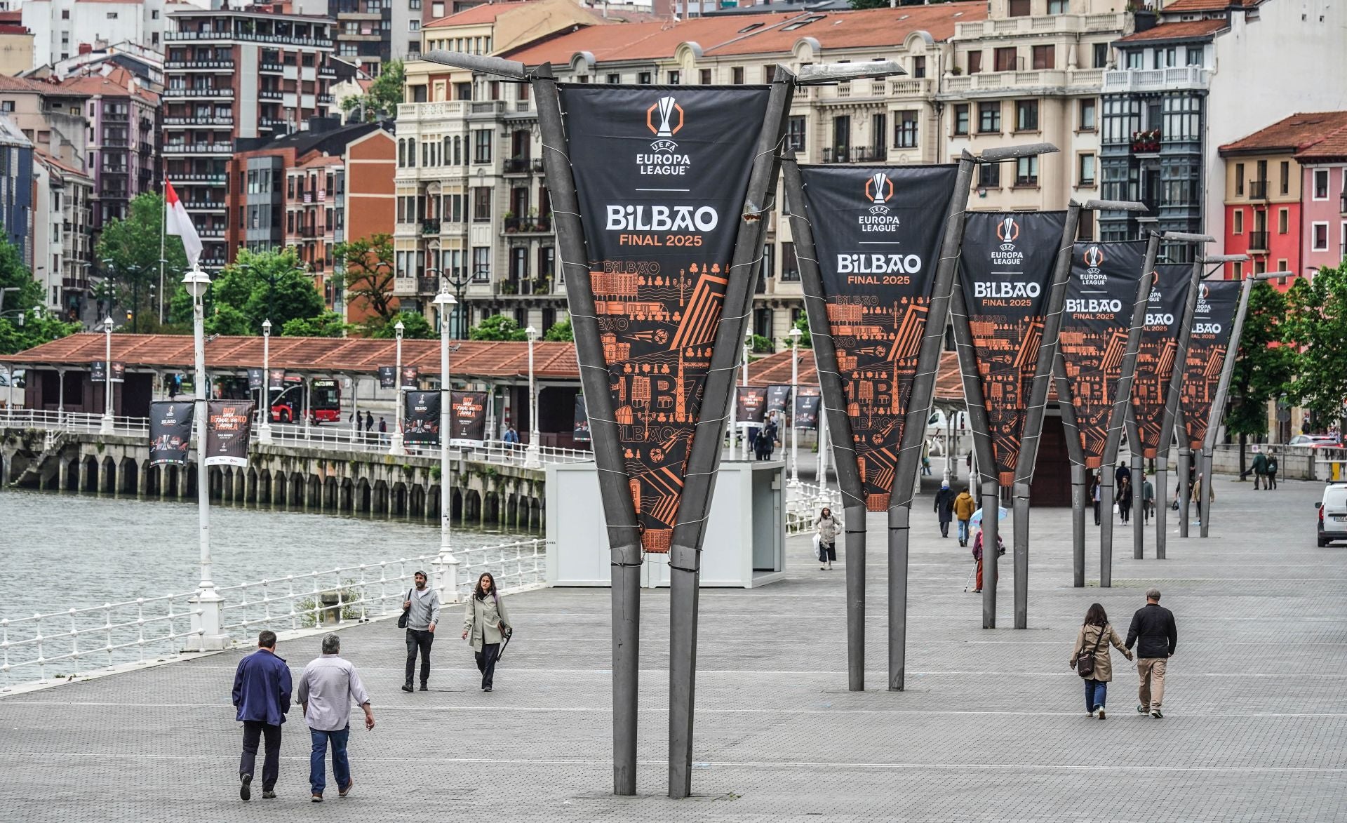 Bilbao, engalanada para la gran final de la Europa League