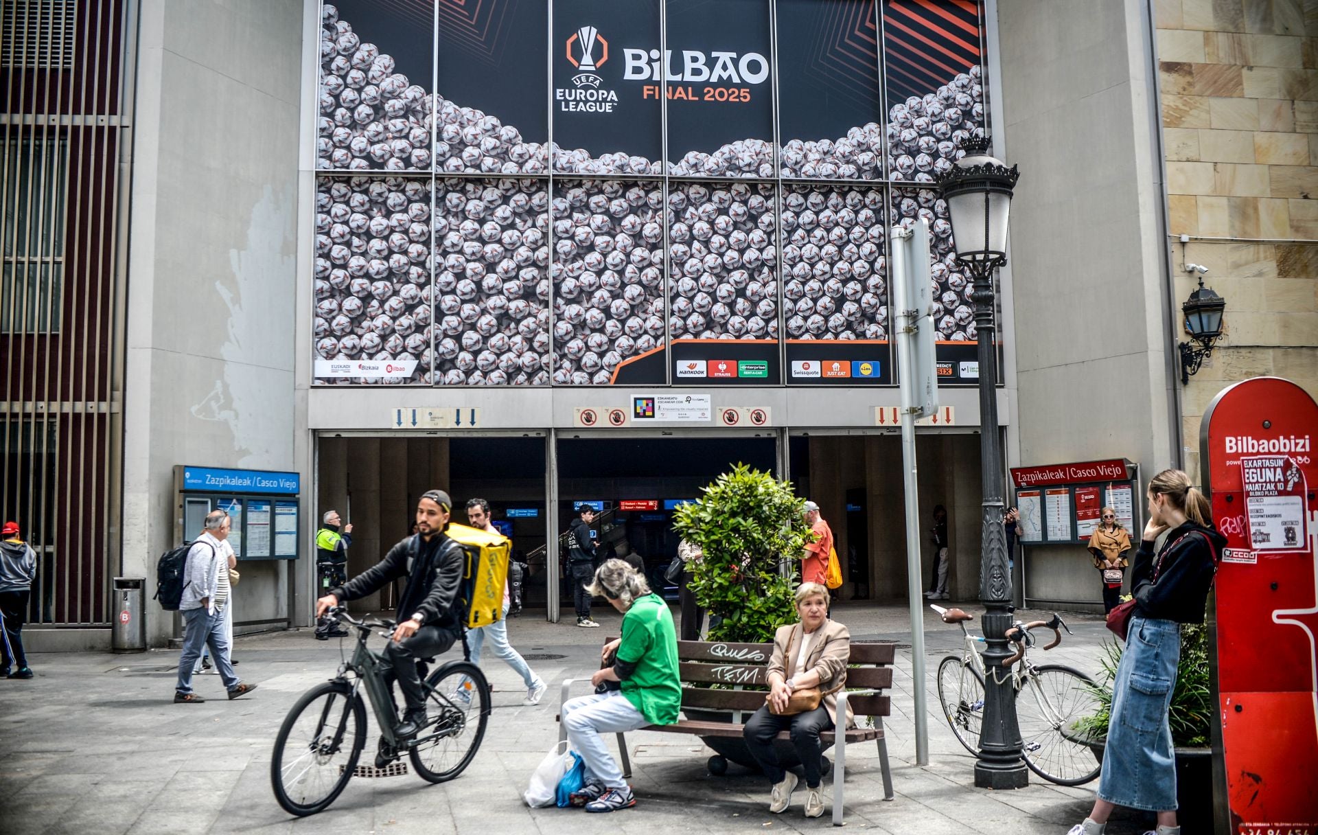 Bilbao, engalanada para la gran final de la Europa League