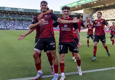 El golazo de Hugo Rincón, cedido por el Athletic, para meter al Mirandés en ascenso directo a Primera