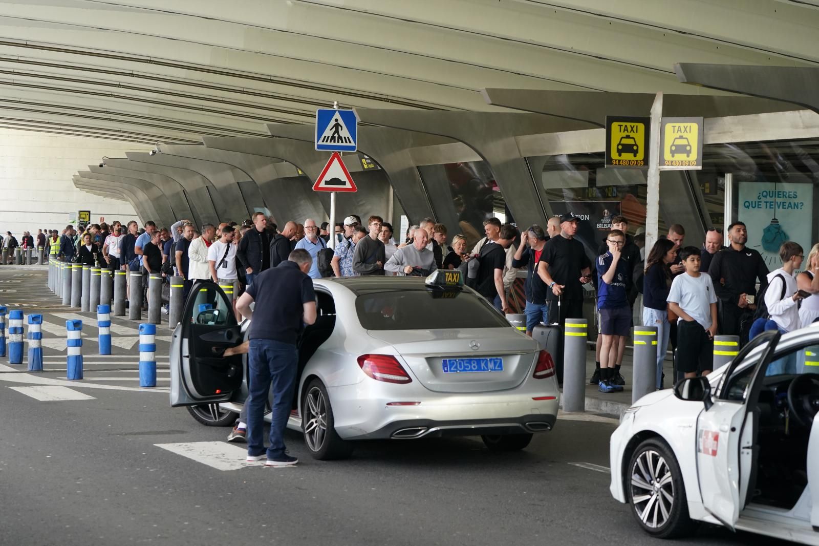 El desembarco inglés en el aeropuerto de Bilbao