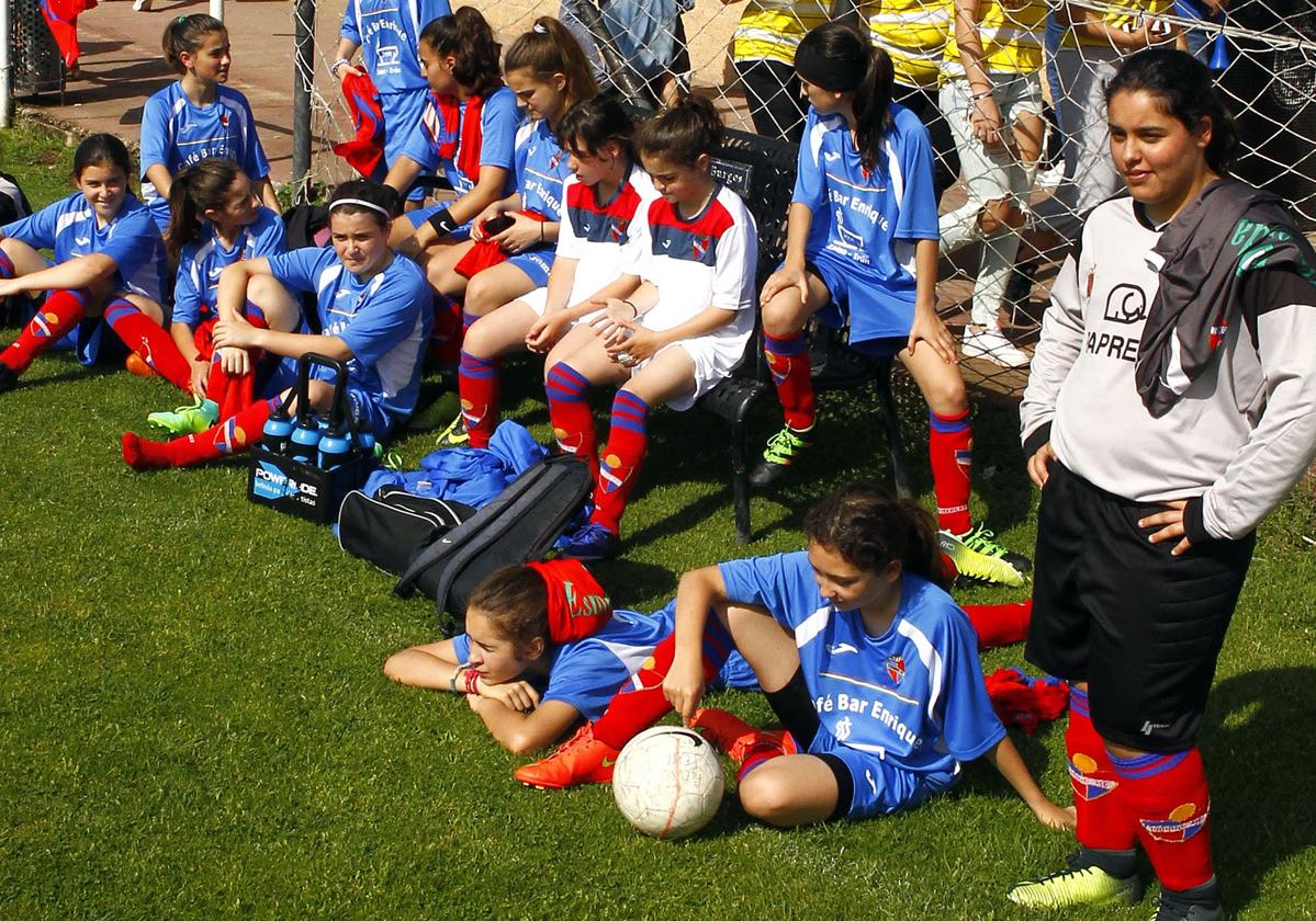 No faltará el fútbol femenino.