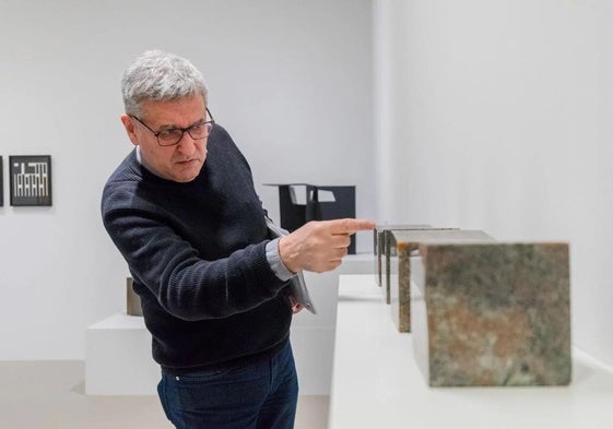 Fernando Golvano guiará la visita por las piezas expuestas de Asins, Oteiza y Palazuelo.