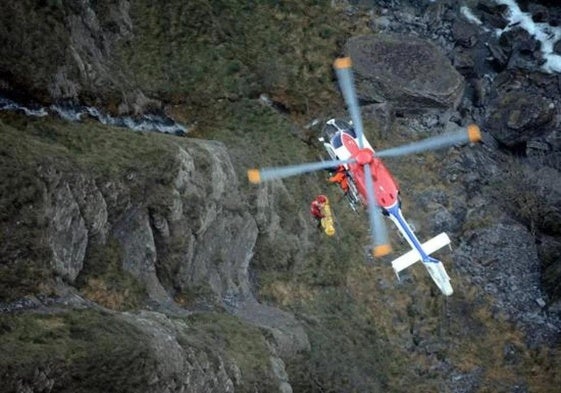 Rescatan a un parapentista accidentado en la zona del monte Anboto
