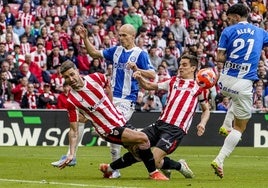 Kutxabank ya luce en las camisetas del Athletic, en la que ocupa la parte frontal, y de la Real Sociedad, en la parte posterior baja de la indumentaria.