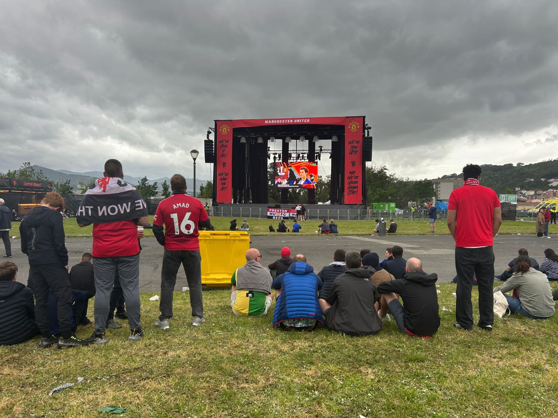 La afición de United se cita en la &#039;fan zone&#039; de Etxebarria