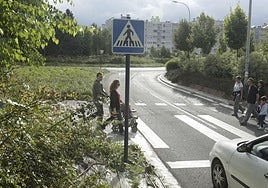 Paso de cebra de escasa visibilidad en Landaberde.