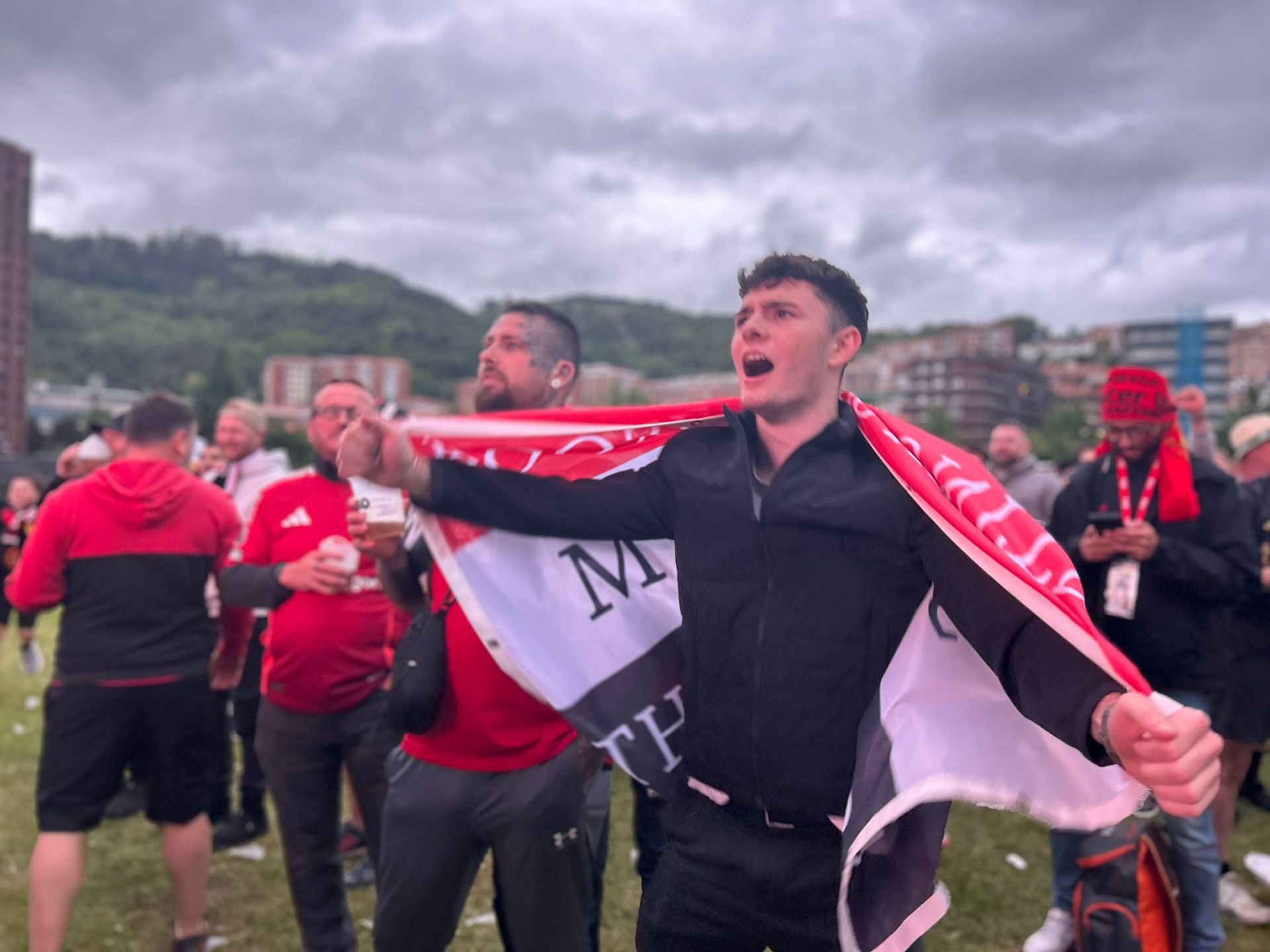 La afición de United se cita en la &#039;fan zone&#039; de Etxebarria
