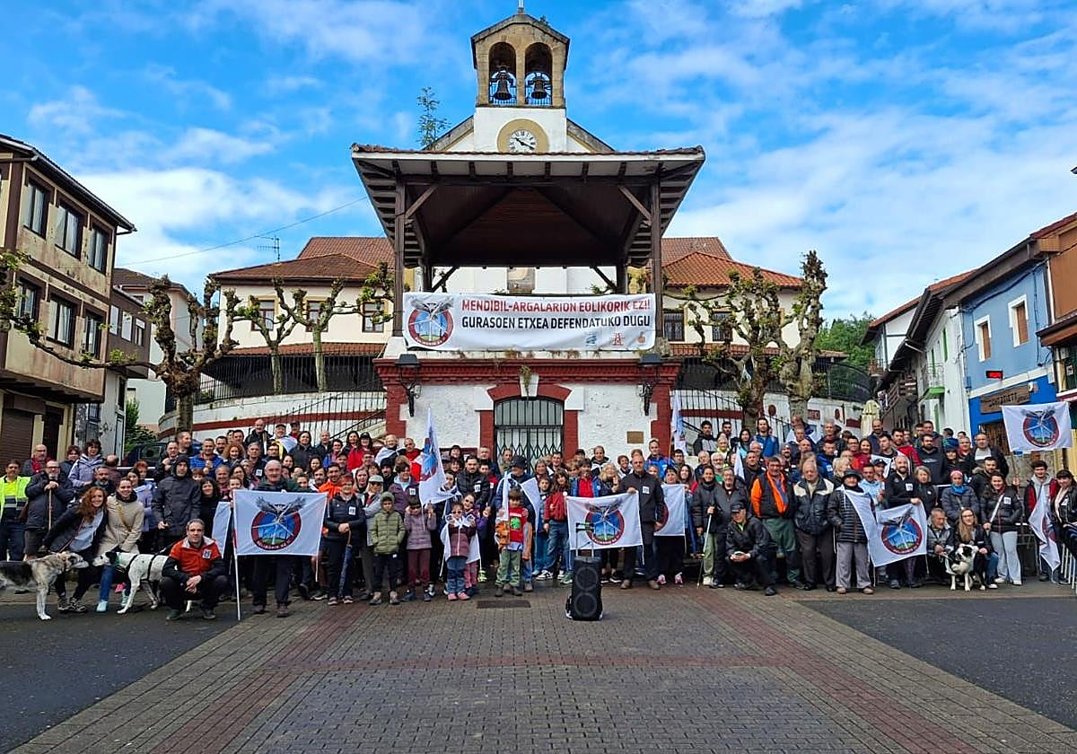 Protesta vecinal contra el parque eólico en La Arboleda.