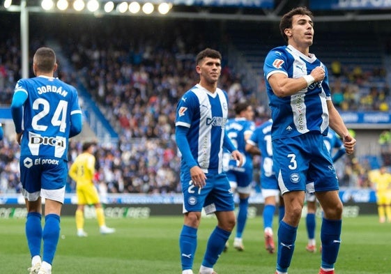 Manu Sánchez celebra junto a Aleñá y Jordán su gol contra el Villarreal, el único de la temporada.