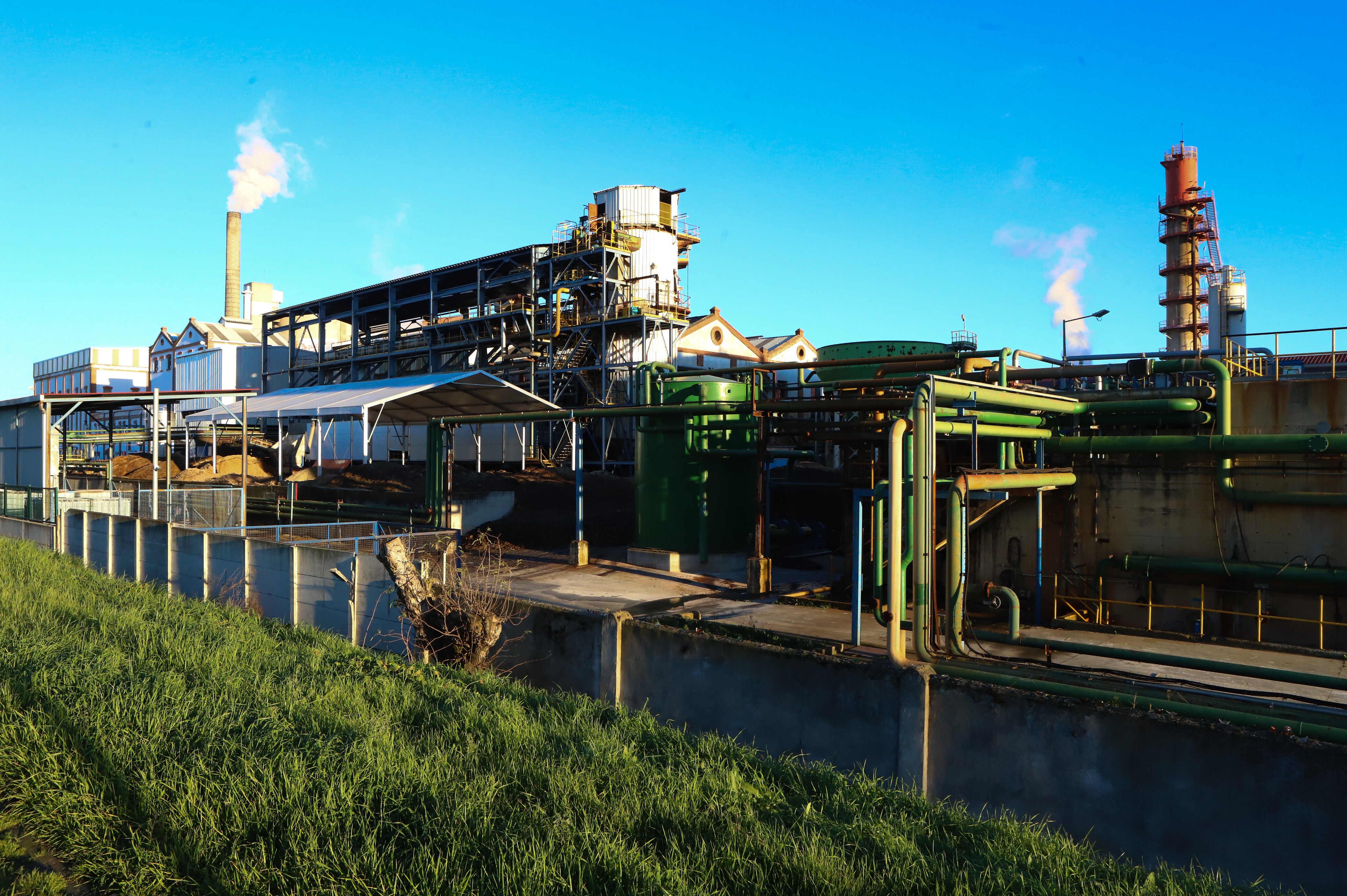La planta de la Azucarera emplea a cerca de 90 personas de forma estable.