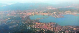 Vista panorámica de Getxo, con Fadura y el humedal de Bolue abajo a la izquierda.