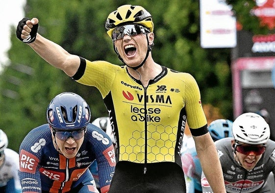 El neerlandés Olaf Kooij, de Visma, se impuso en el sprint de Viadana.