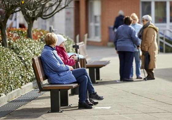 Leioa impulsa encuentros intergeneracionales para combatir la soledad no deseada.