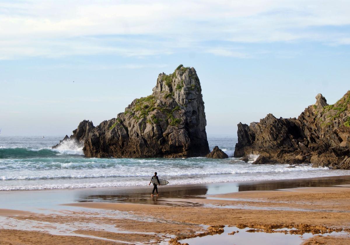 Las cuatro playas vascas que aspiran a convertirse en la mejor de España en 2025 según la revista Traveler