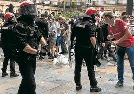 Roban tres Rolex a hinchas ingleses la noche del martes