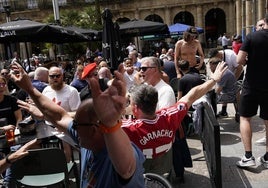 La afición inglesa que tomó Bilbao, una hinchada compuesta por hombres