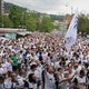 Aficionados del Tottenham en la 'fan zone' ubicada en Amezola.