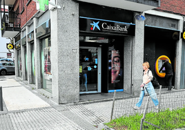 Apuestas, viajes, móviles... el despilfarro que delató a los ladrones del banco de San Sebastián