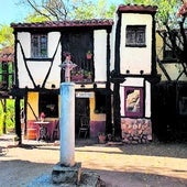 El pueblo medieval que surgió de los escombros