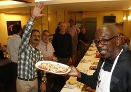 Hollis, en una reunión de los jugadores del Baskonia de los 80.