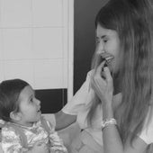 La influencer Atrendylife se reencuentra con su hijo un mes después del accidente en el que perdió a su marido: «Lo necesitaba»