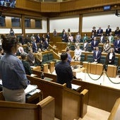 Imagen de un pleno del Parlamento vasco.