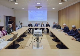 Mesa de trabajo en una anterior reunión de los patronos de la fundacicón.