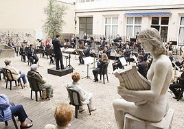Una actuación anterior de la Banda Municipal de Vitoria en el Jardín Secreto del Agua.