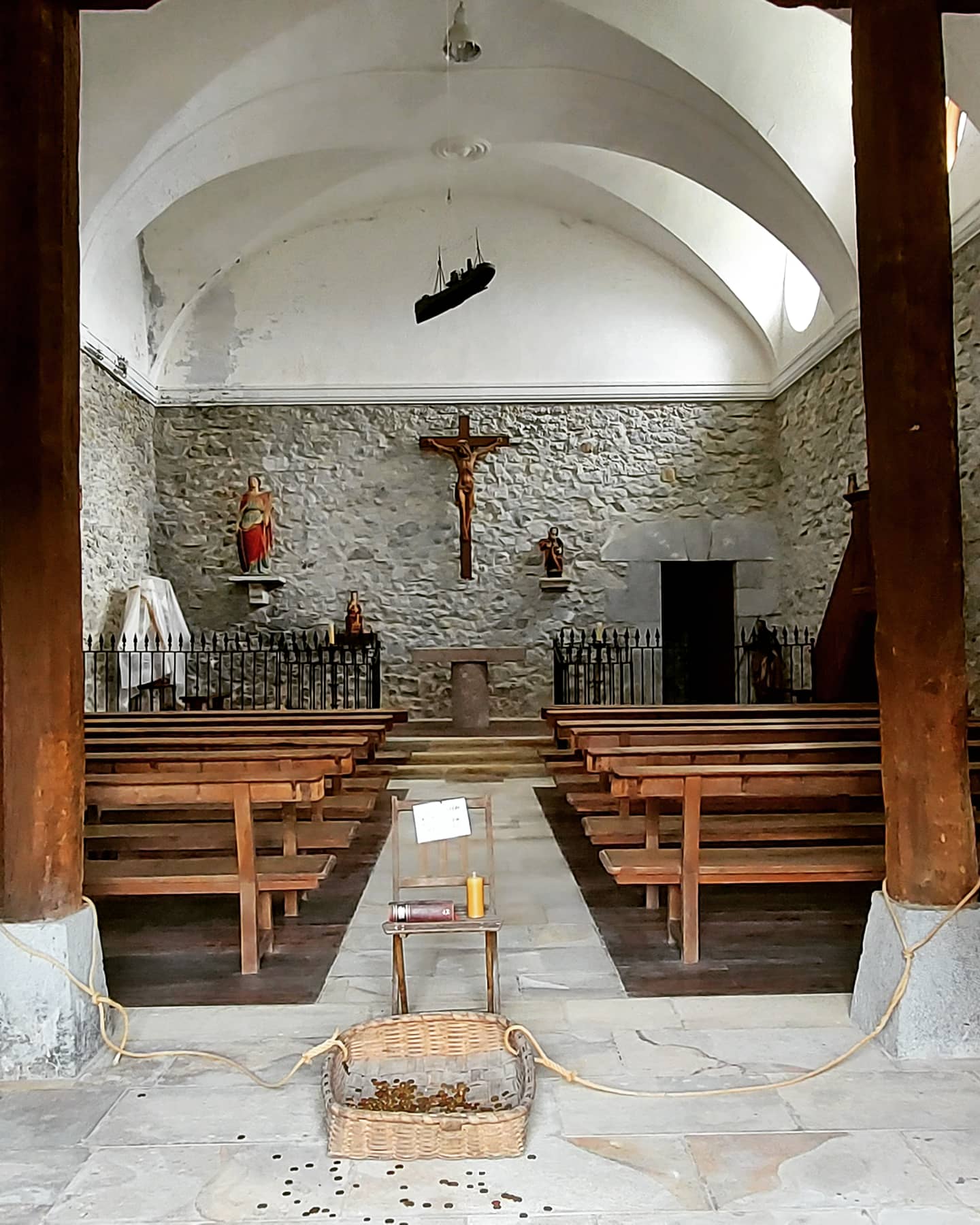 Interior de la ermita de Santa Catalina que se puede visitar durante los fines de semana.