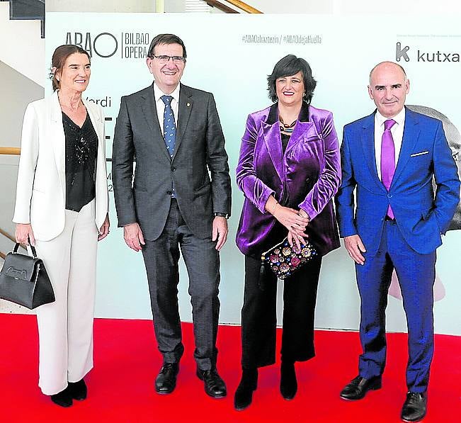 Elena Auzmendi, Juan José Etxeberria, Begoña de Ibarra y Andoni Aldekoa.