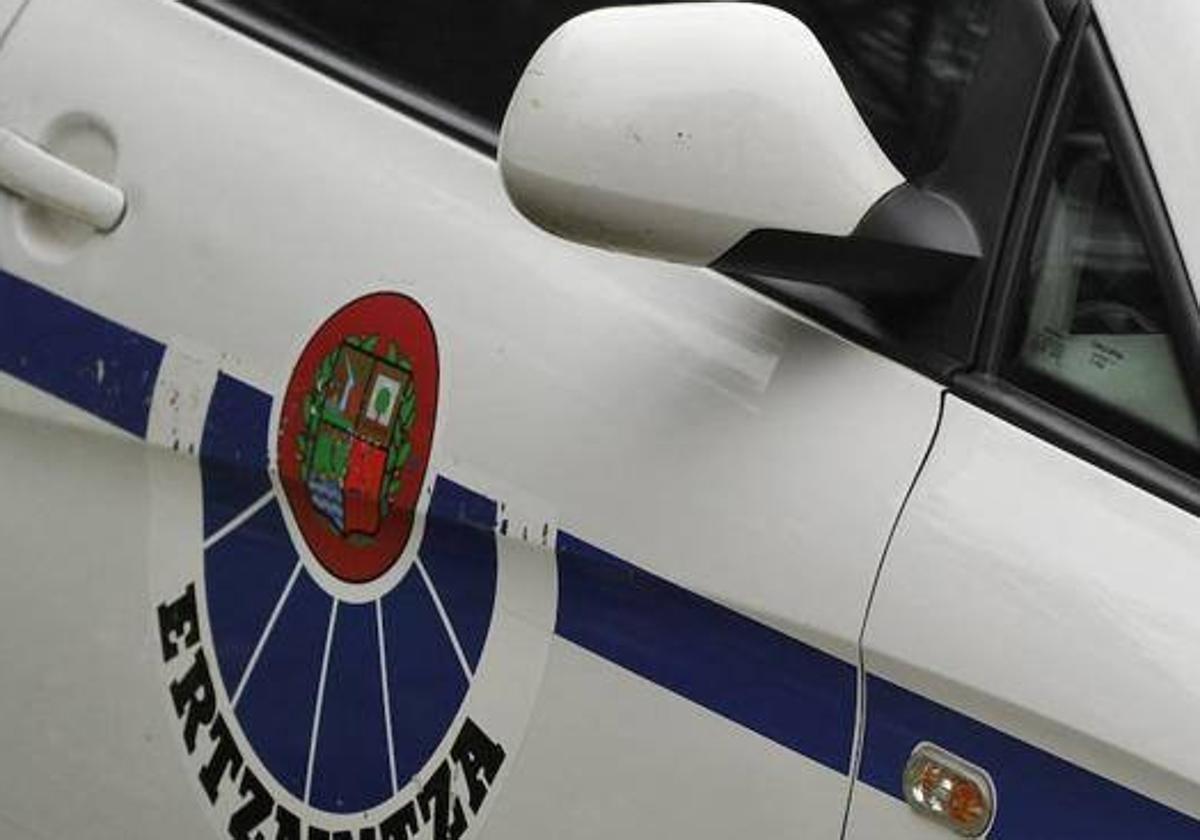 Quebranta por sexta vez la orden de alejamiento de una mujer y un ertzaina fuera de servicio lo detiene cuando la asaltaba