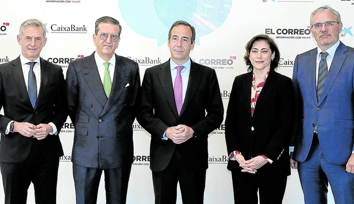 Kepa Badiola, Enrique de Ybarra, Gonzalo Gortázar, María Luisa Martínez e Íñigo Barrenechea.
