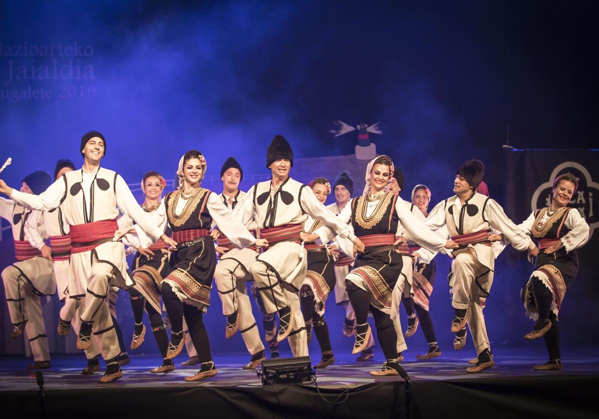Imagen de una edición pasada del festival de folklore de Portugalete.