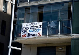 Las puertas correderas de vidrio también pueden verse en Arangoiti, Garellano o Pozas.
