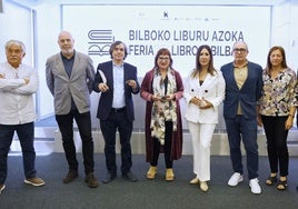 Los tres autores premiados han recibido este jueves las Plumas de Plata.