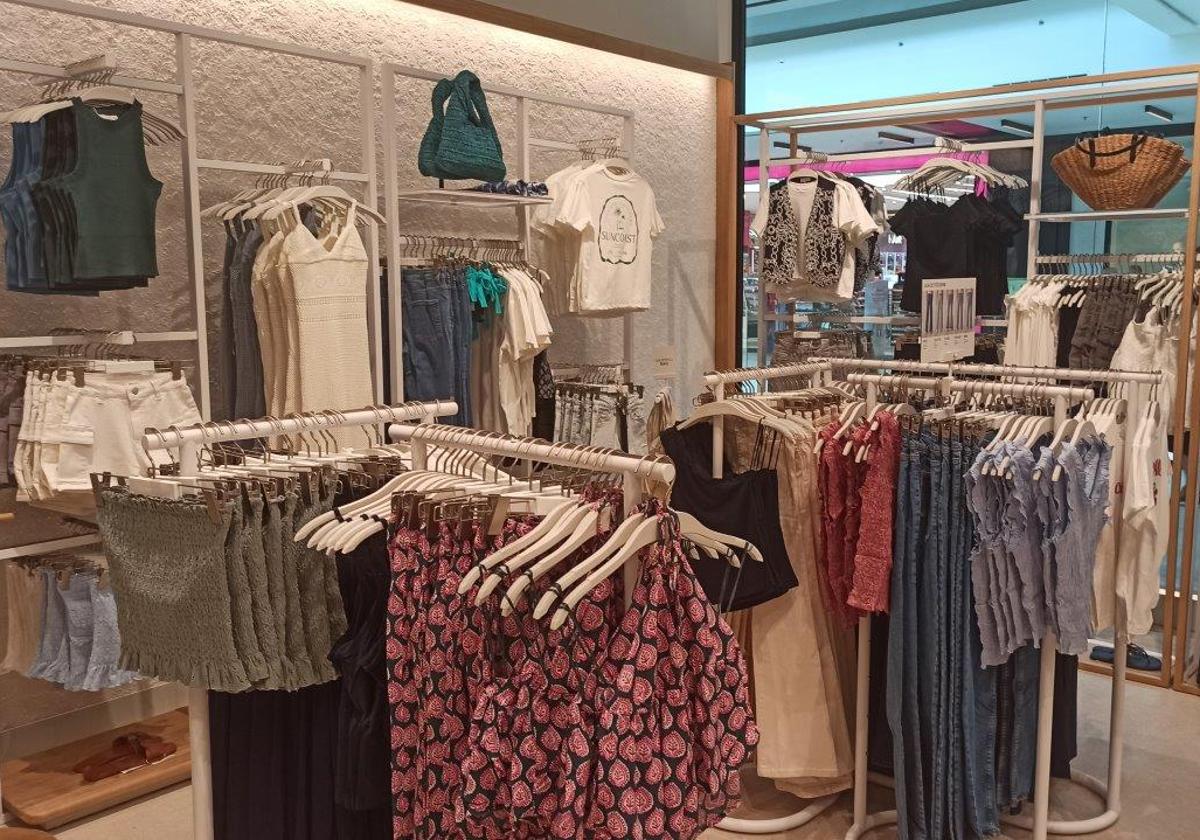 La firma juvenil de Mango abre una tienda en Max Center