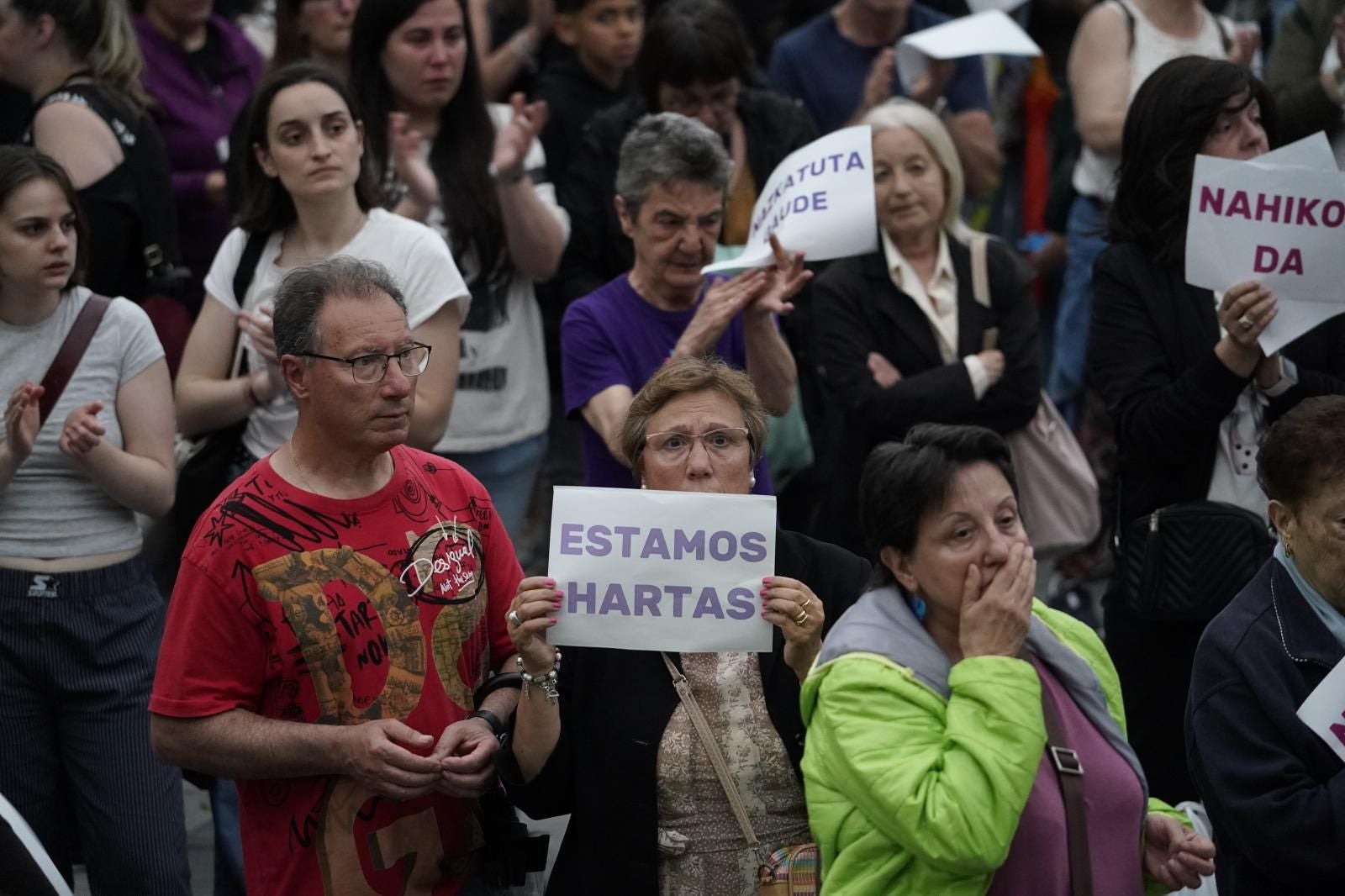Las imágenes de la concentración de Rekalde en repulsa por el asesinato de la niña de 13 años