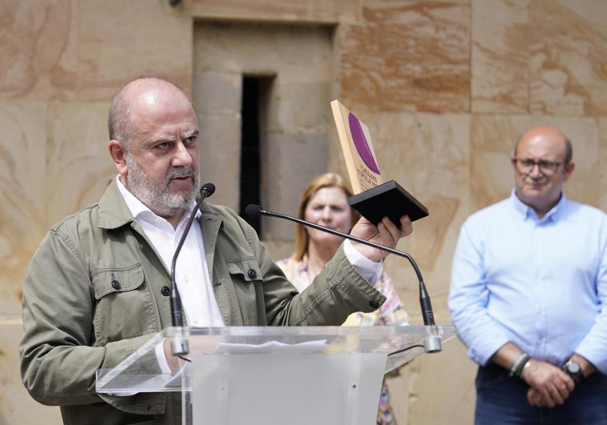 Benjamín Lana, durante su discurso al recibir el galardón.