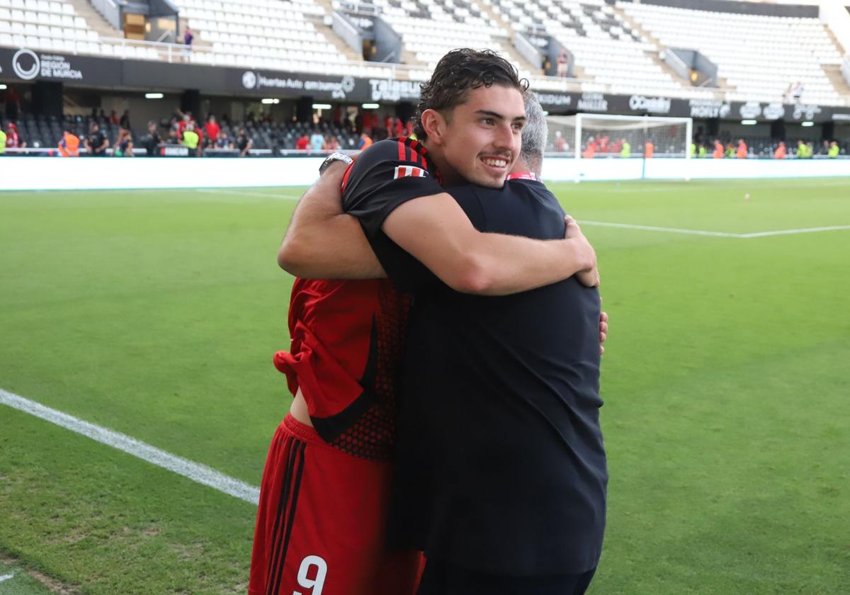 Alivio con las tarjetas en el Mirandés: no habrá bajas en el inicio del play off