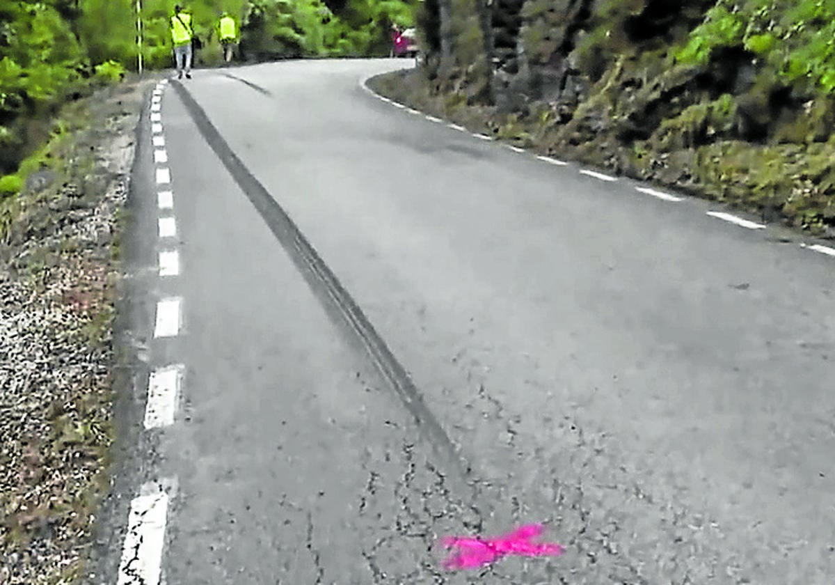 Muere un joven de Vitoria y otro navarro al despeñarse su coche en Espinosa de los Monteros