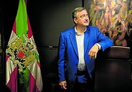 Esteban, en su nuevo despacho de Sabin Etxea como presidente del EBB.