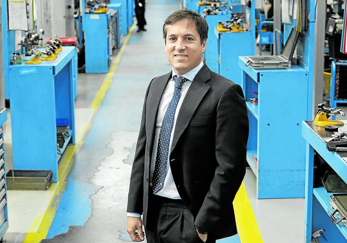 «La UE nos ha tiroteado los pies apostando por el coche eléctrico en un plazo muy corto»