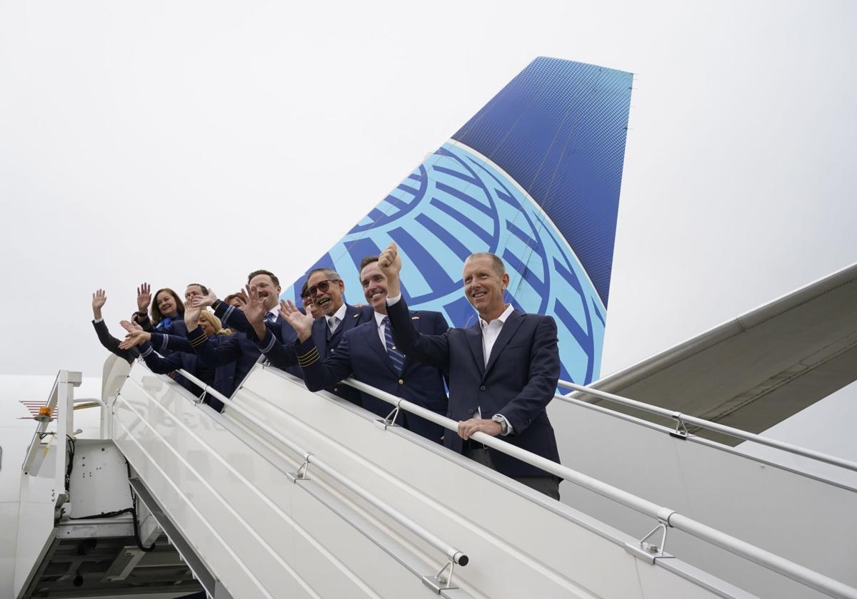 Los mejores vídeos de una jornada histórica para el aeropuerto de Loiu: así fue el primer vuelo Nueva York-Bilbao