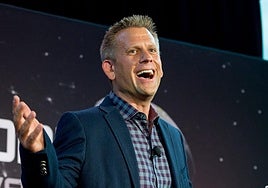 Muere John Brenkus, creador de 'Sport Science', a los 54 años tras una dura lucha contra la depresión