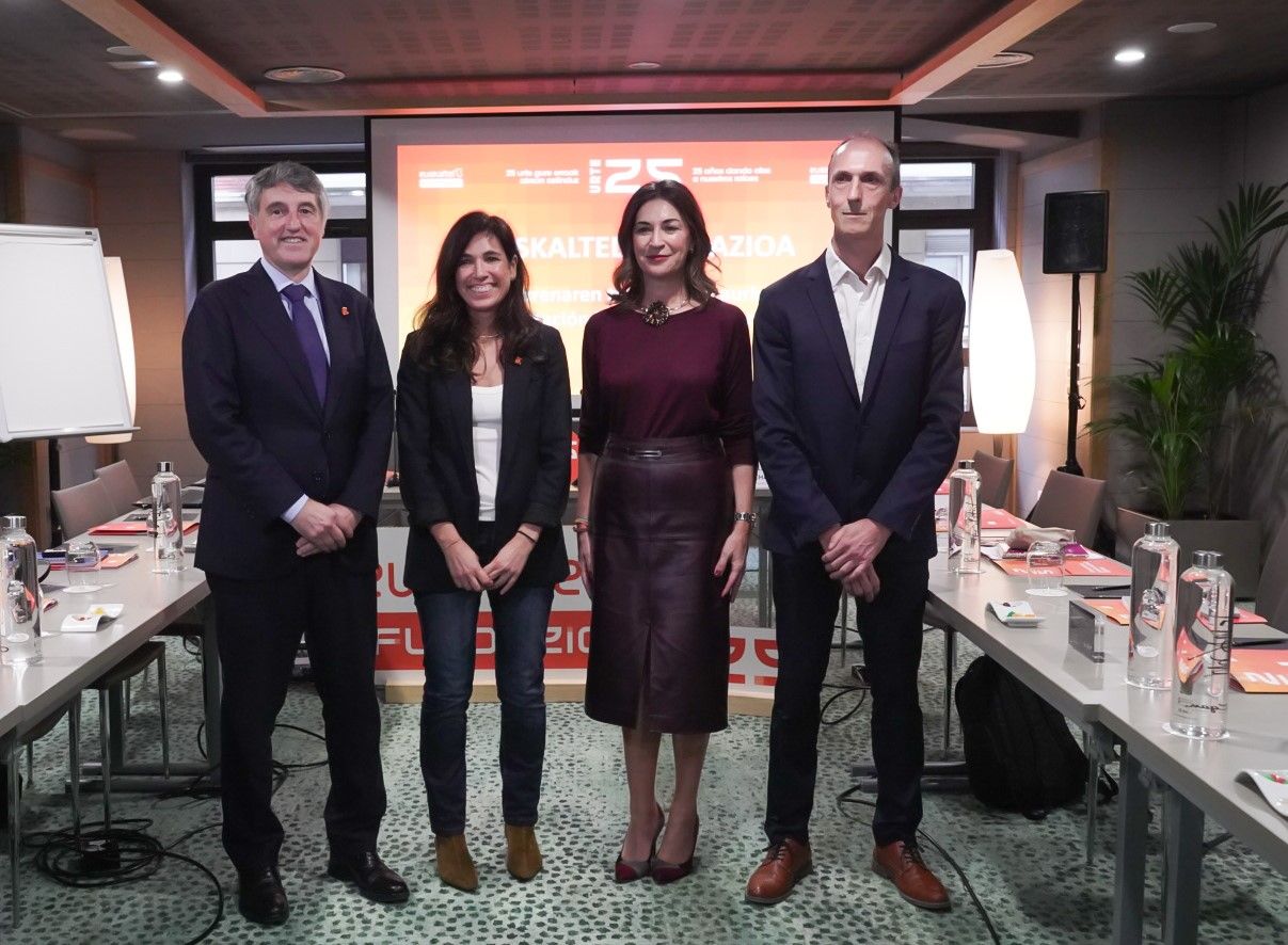Jon Ander de las Fuentes, Nerea Embeitia, Luz Usamentiaga y Alfonso Echanove