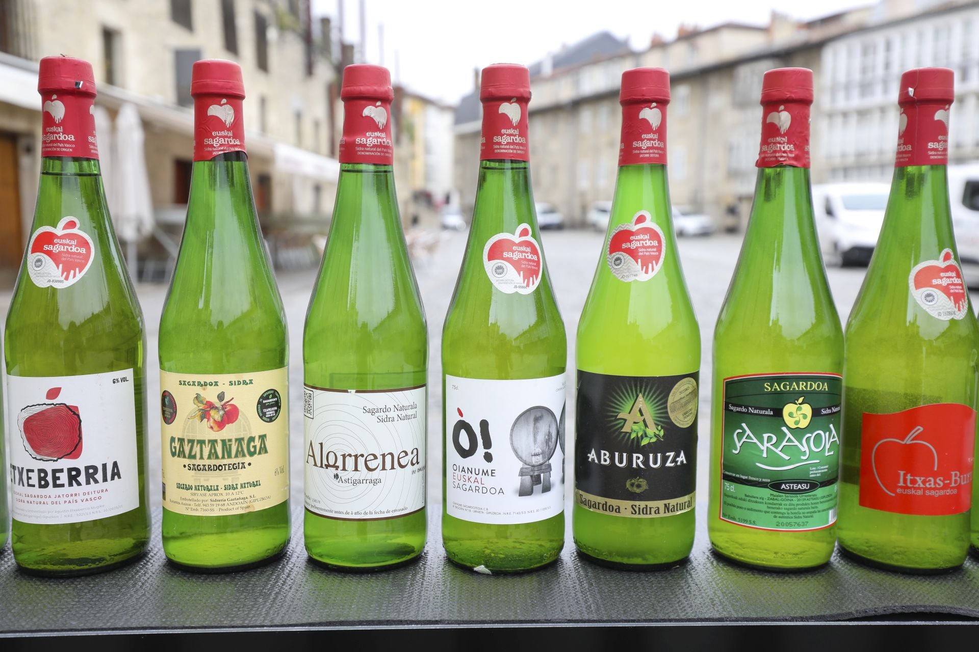Vitoria acoge la presentación de la nueva cosecha de sidra de Euskal Sagardoa