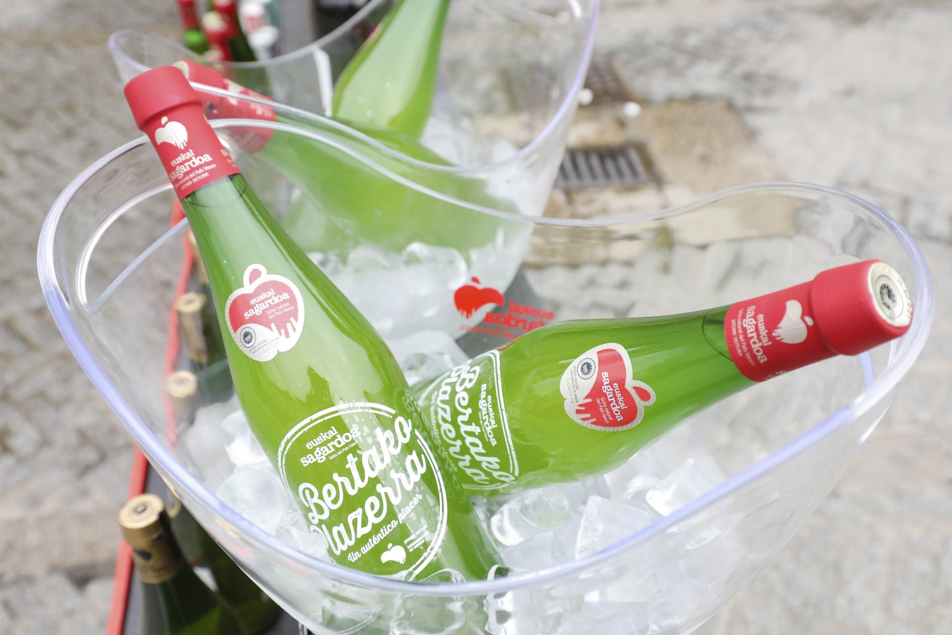 Vitoria acoge la presentación de la nueva cosecha de sidra de Euskal Sagardoa