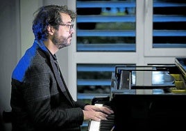«No me importa que me citen como el compositor de 'Ocho apellidos vascos', si me dejan hacer otras cosas», asegura Fernando Velázquez.